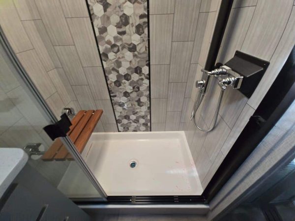 2025 Crossroads Redwood RW4200FL - Image 14