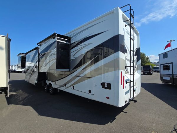 2025 Crossroads Redwood RW4200FL - Image 3