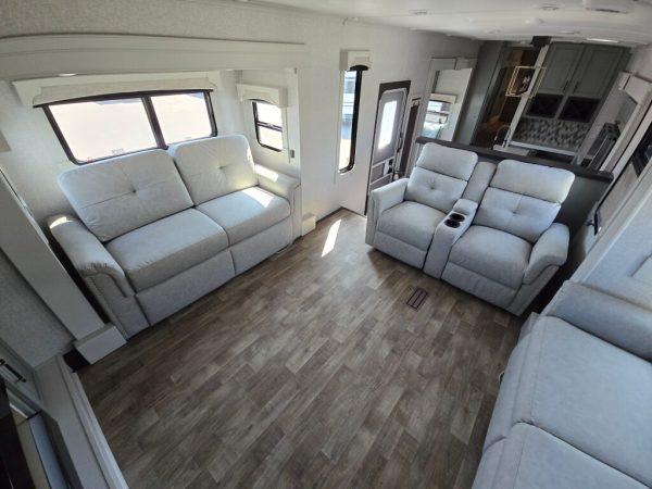 2025 Crossroads Redwood RW4200FL - Image 10