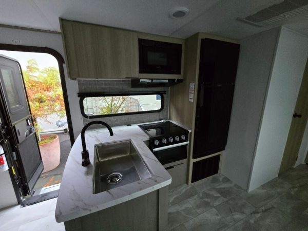 2025 Dutchmen Kodiak Ultra-Lite 280BHSL - Image 8