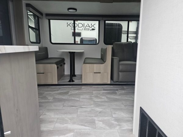 2025 Dutchmen Kodiak Ultra-Lite 257RKSL - Image 6