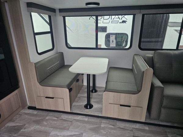 2025 Dutchmen Kodiak Ultra-Lite 257RKSL - Image 7