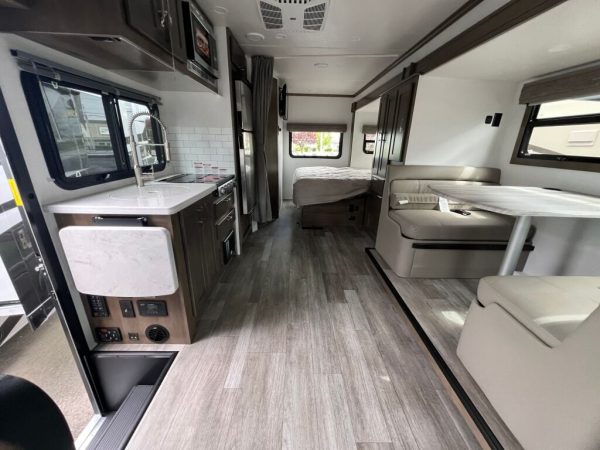 2025 Dynamax Isata 3 Series 24FW - Image 19