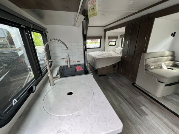 2025 Dynamax Isata 3 Series 24FW - Image 20
