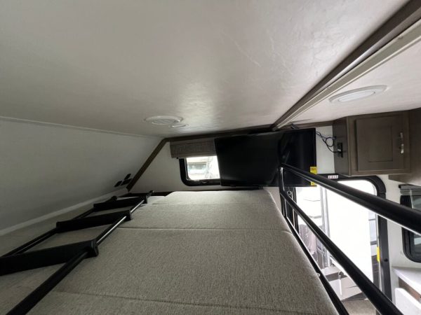 2025 Dynamax Isata 3 Series 24FW - Image 21