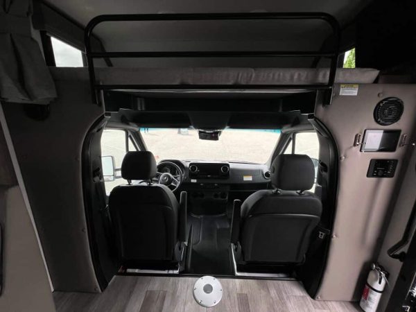 2025 Dynamax Isata 3 Series 24FW - Image 6