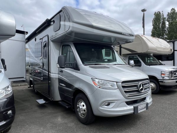 2025 Dynamax Isata 3 Series 24FW