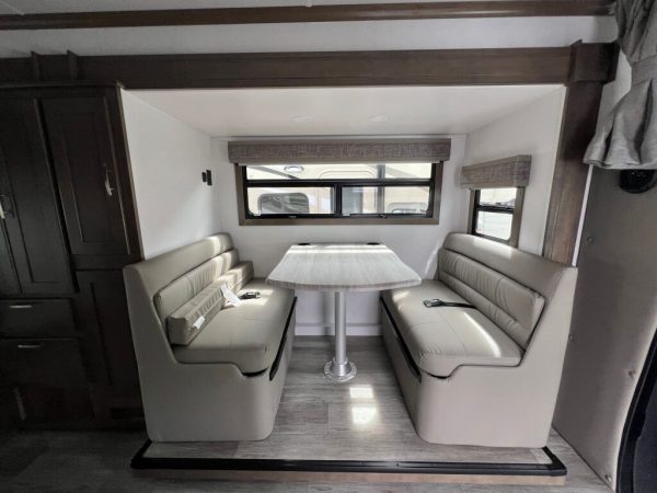2025 Dynamax Isata 3 Series 24FW - Image 9