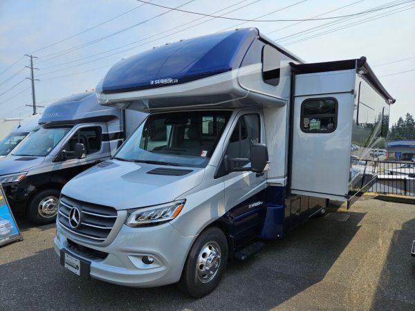 2025 Dynamax Isata 3 Series 24FW - Image 2