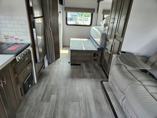 2025 Dynamax Isata 3 Series 24FW - Image 7
