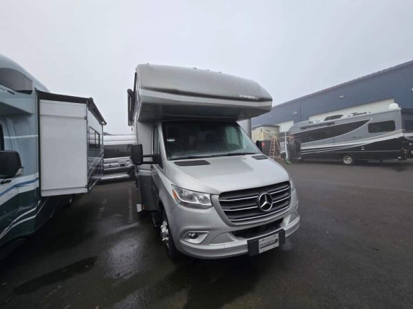 2025 Dynamax Isata 3 Series 24FW - Image 2