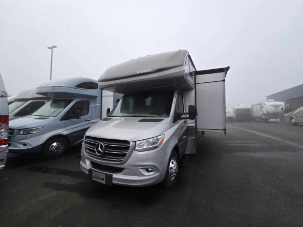 2025 Dynamax Isata 3 Series 24FW - Image 12