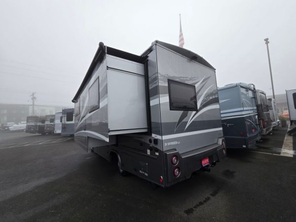 2025 Dynamax Isata 3 Series 24FW - Image 4