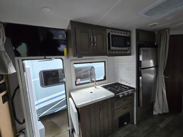 2025 Dynamax Isata 3 Series 24FW - Image 7