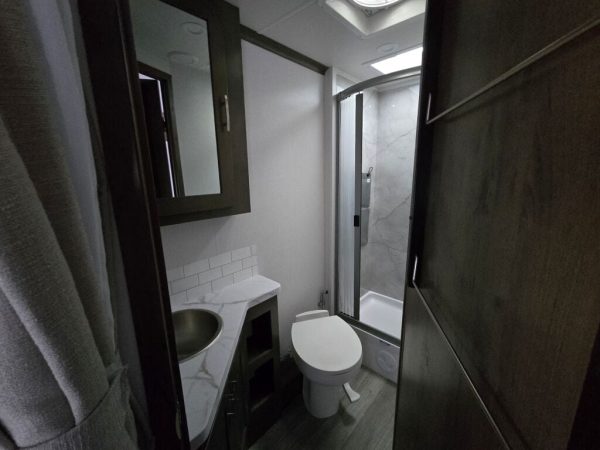 2025 Dynamax Isata 3 Series 24FW - Image 9