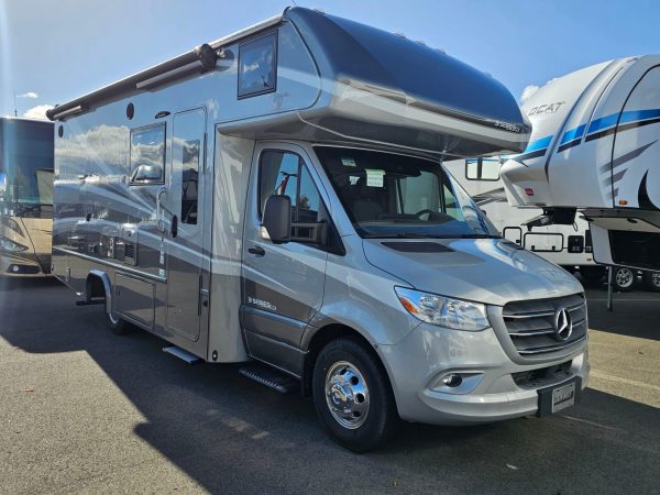 2025 Dynamax Isata 3 Series 24FW - Image 17