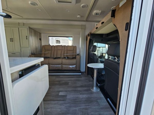 2025 Dynamax Isata 3 Series 24FW - Image 5
