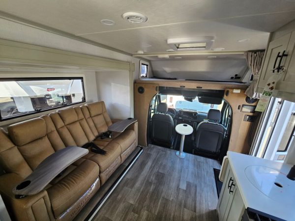 2025 Dynamax Isata 3 Series 24FW - Image 8