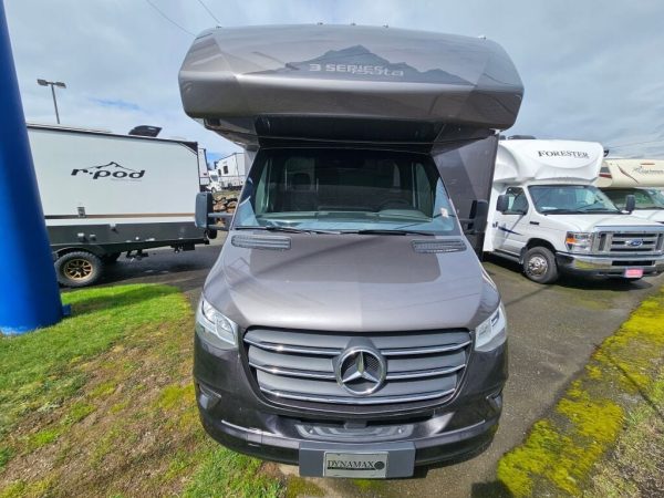 2025 Dynamax Isata 3 Series 24SSSFXM - Image 2