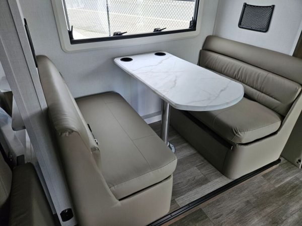 2025 Dynamax Isata 3 Series 24SSSFXM - Image 15