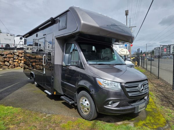 2025 Dynamax Isata 3 Series 24SSSFXM