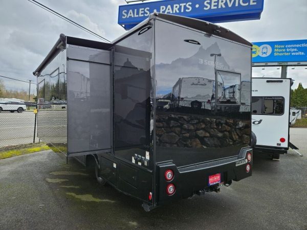 2025 Dynamax Isata 3 Series 24SSSFXM - Image 4