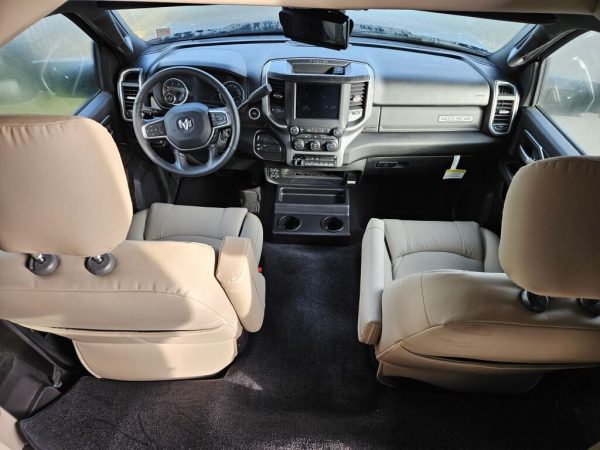 2025 Dynamax Isata 5 Series 30FW - Image 5