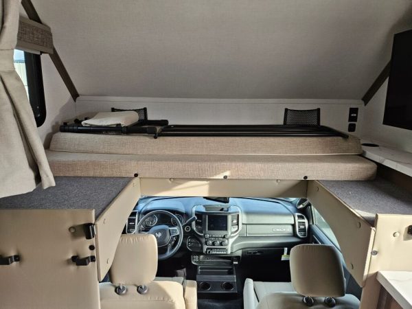 2025 Dynamax Isata 5 Series 30FW - Image 6