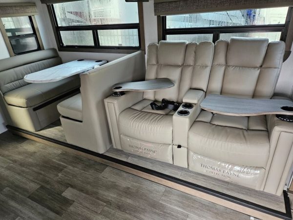 2025 Dynamax Isata 5 Series 30FW - Image 8