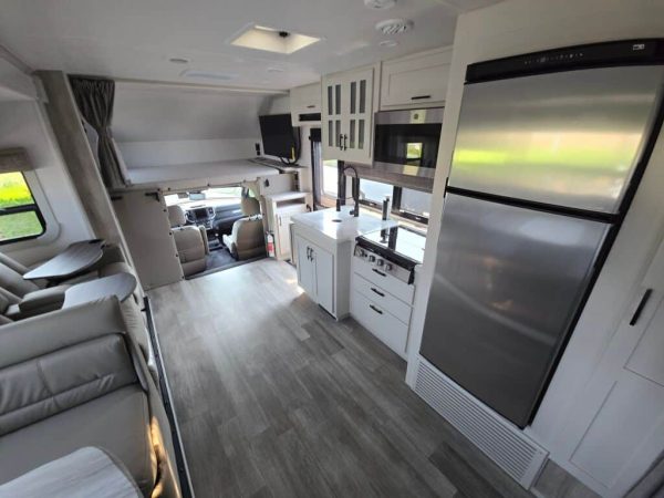 2025 Dynamax Isata 5 Series 30FW - Image 11