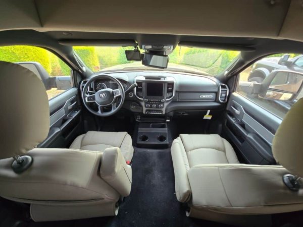 2025 Dynamax Isata 5 Series 30FW - Image 5