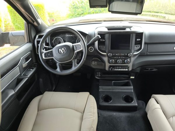 2025 Dynamax Isata 5 Series 30FW - Image 6