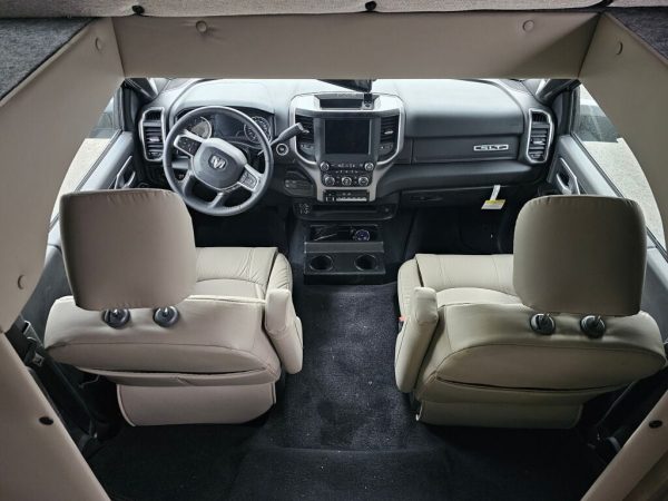2025 Dynamax Isata 5 Series 30FW - Image 10