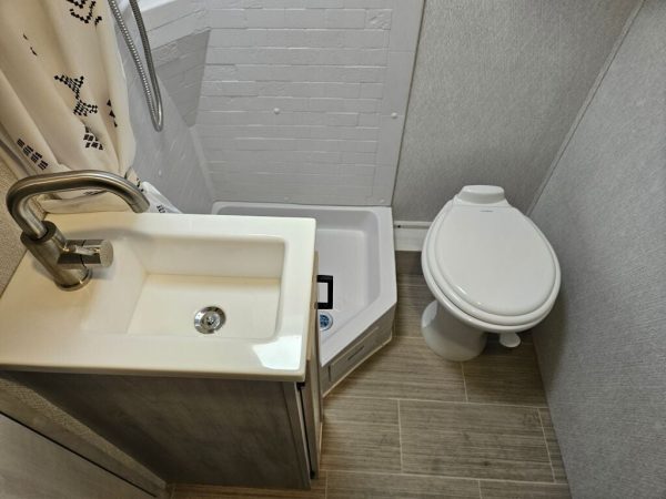 2025 East To West Alita 23TK - Image 18