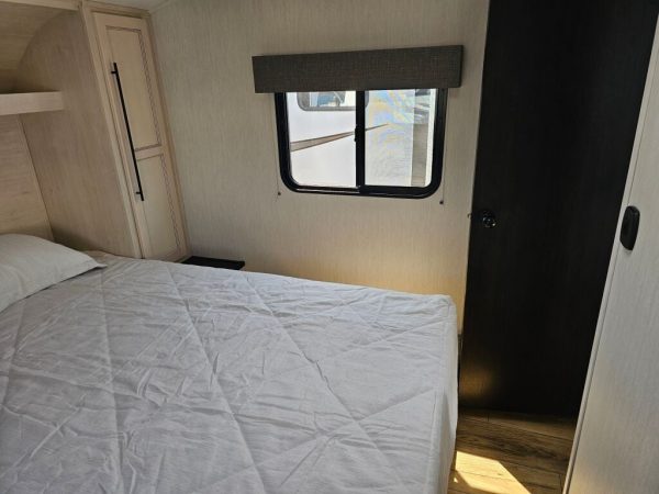 2025 Forest River Sabre 25RLS - Image 14