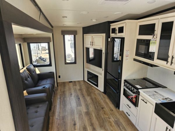 2025 Forest River Sabre 25RLS - Image 15
