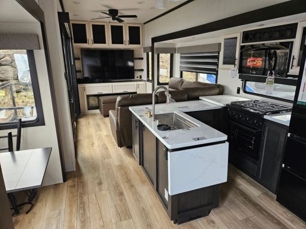2025 Forest River Sabre 33RLP - Image 8