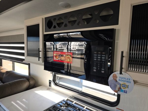 2025 Forest River Sabre 33RLP - Image 12