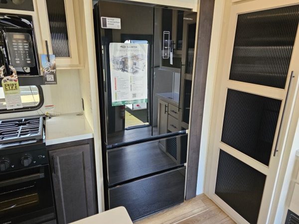 2025 Forest River Sabre 33RLP - Image 22