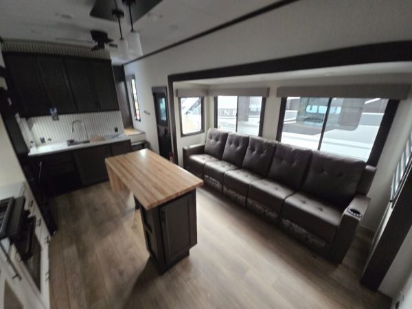 2025 Forest River Sabre 36DBB - Image 11