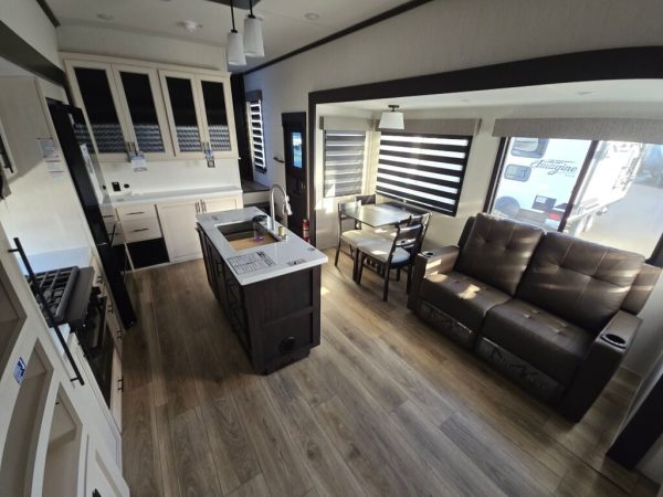 2025 Forest River Sabre 38DBL - Image 7