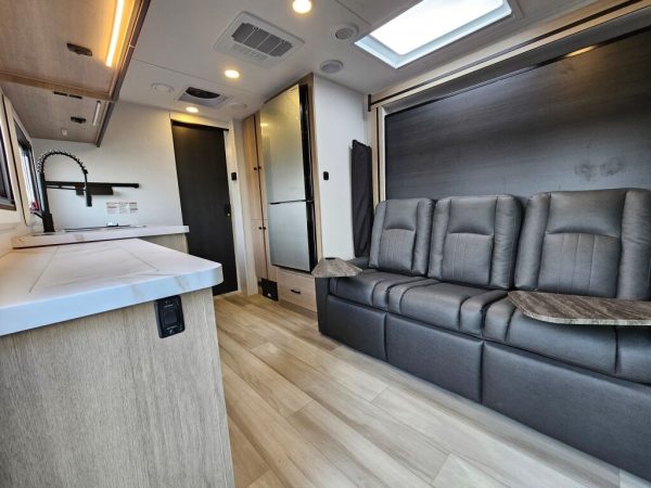 2025 Forest River Sunseeker MBS 2400M - Image 5