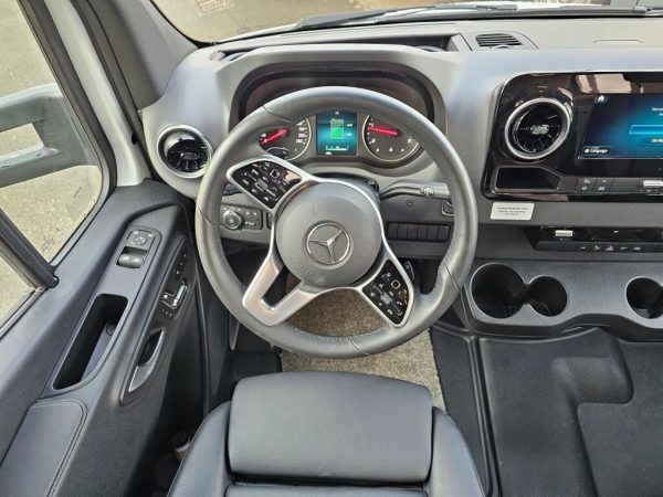 2025 Forest River Sunseeker MBS 2400M - Image 8