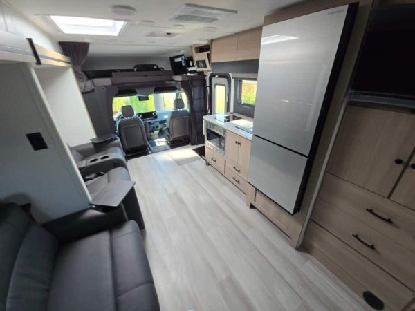2025 Forest River Sunseeker MBS 2400T - Image 9