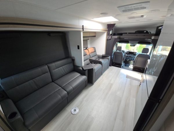 2025 Forest River Sunseeker MBS 2400T - Image 10