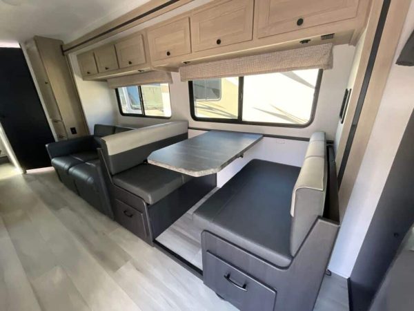 2025 Forest River Sunseeker 2550DSLE - Image 6