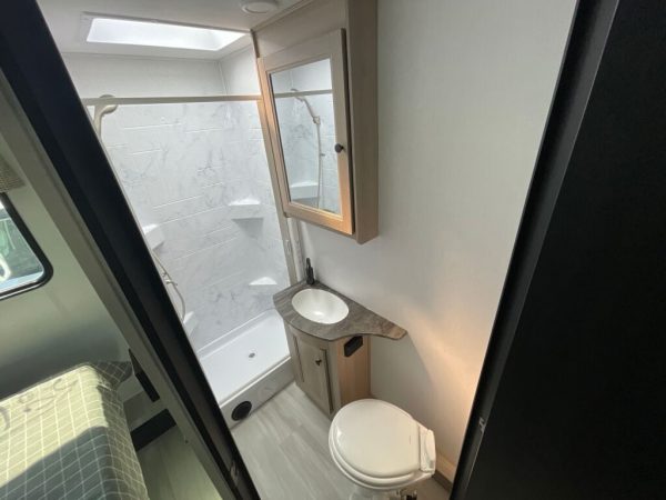 2025 Forest River Sunseeker 2550DSLE - Image 10