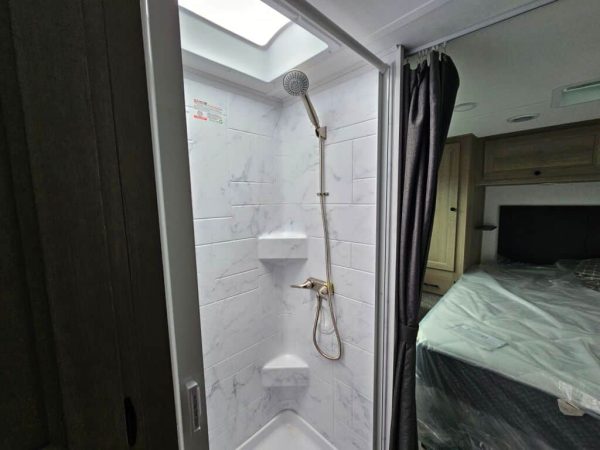 2025 Forest River Sunseeker 2850SLE - Image 12