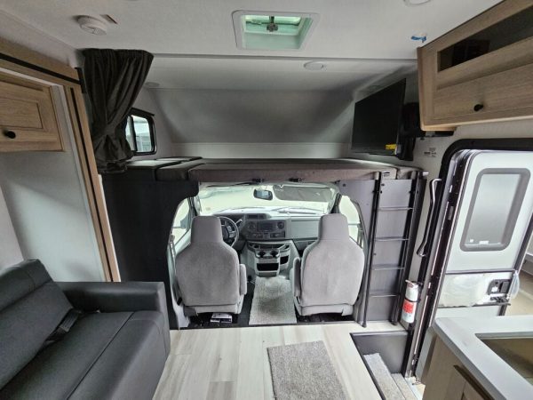 2025 Forest River Sunseeker 2850SLE - Image 8