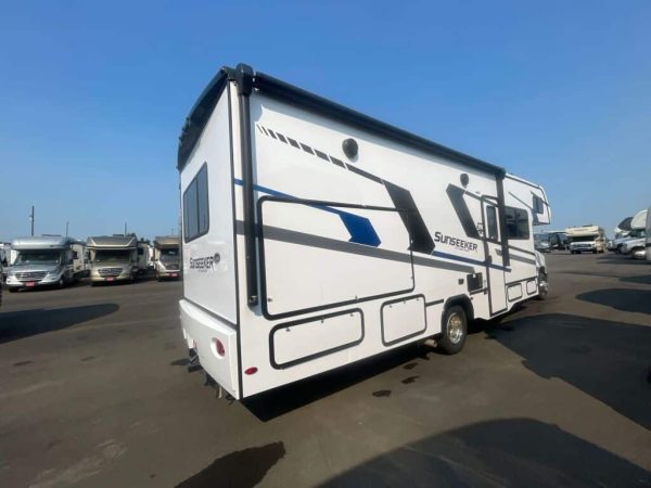 2025 Forest River Sunseeker 2860DS - Image 2
